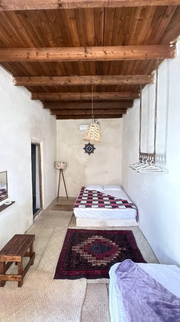 بوم گردی رُ باب - واحد دیوان