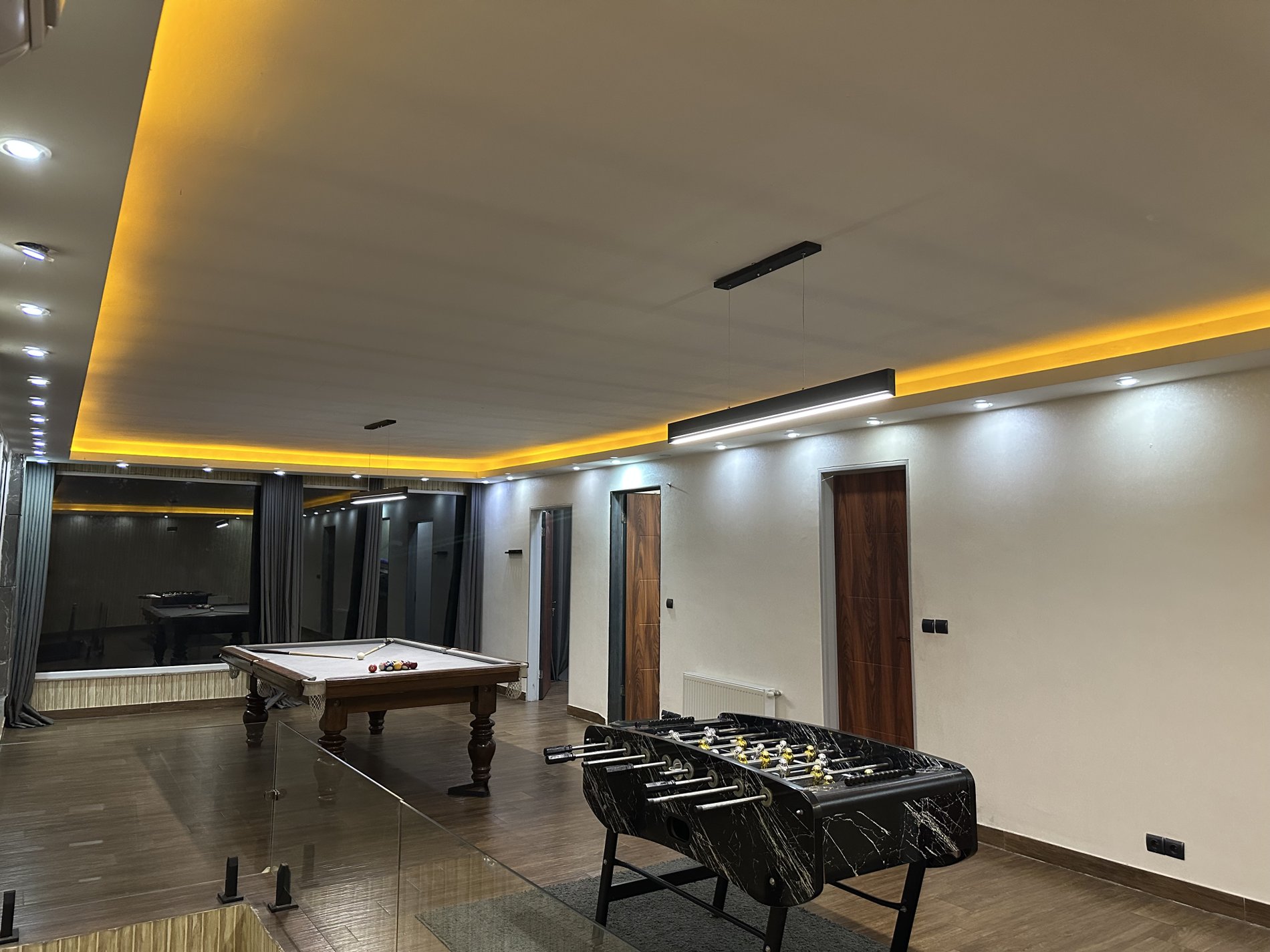 ویلا سه خوابه استخر آبگرم عمارت باغ افرا