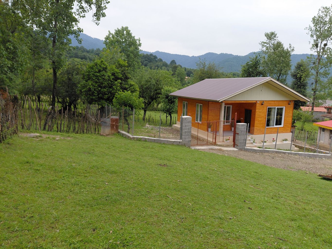 دوخوابه چوبی نارنج