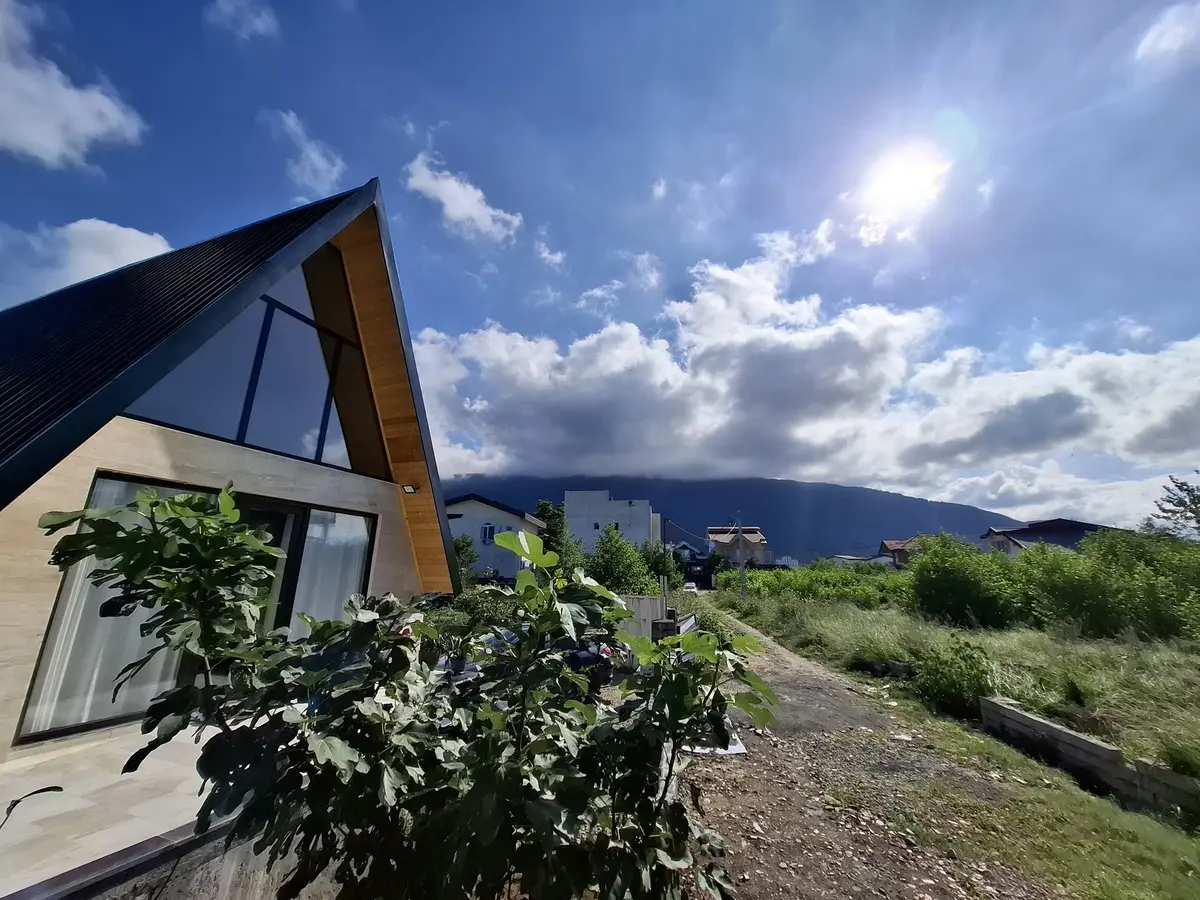 کلبه دوخوابه سوئیسی مدوبن