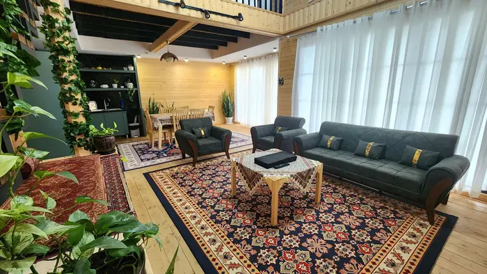 کلبه سه خوابه چوبی دوبلکس بنفشه - پذیرایی