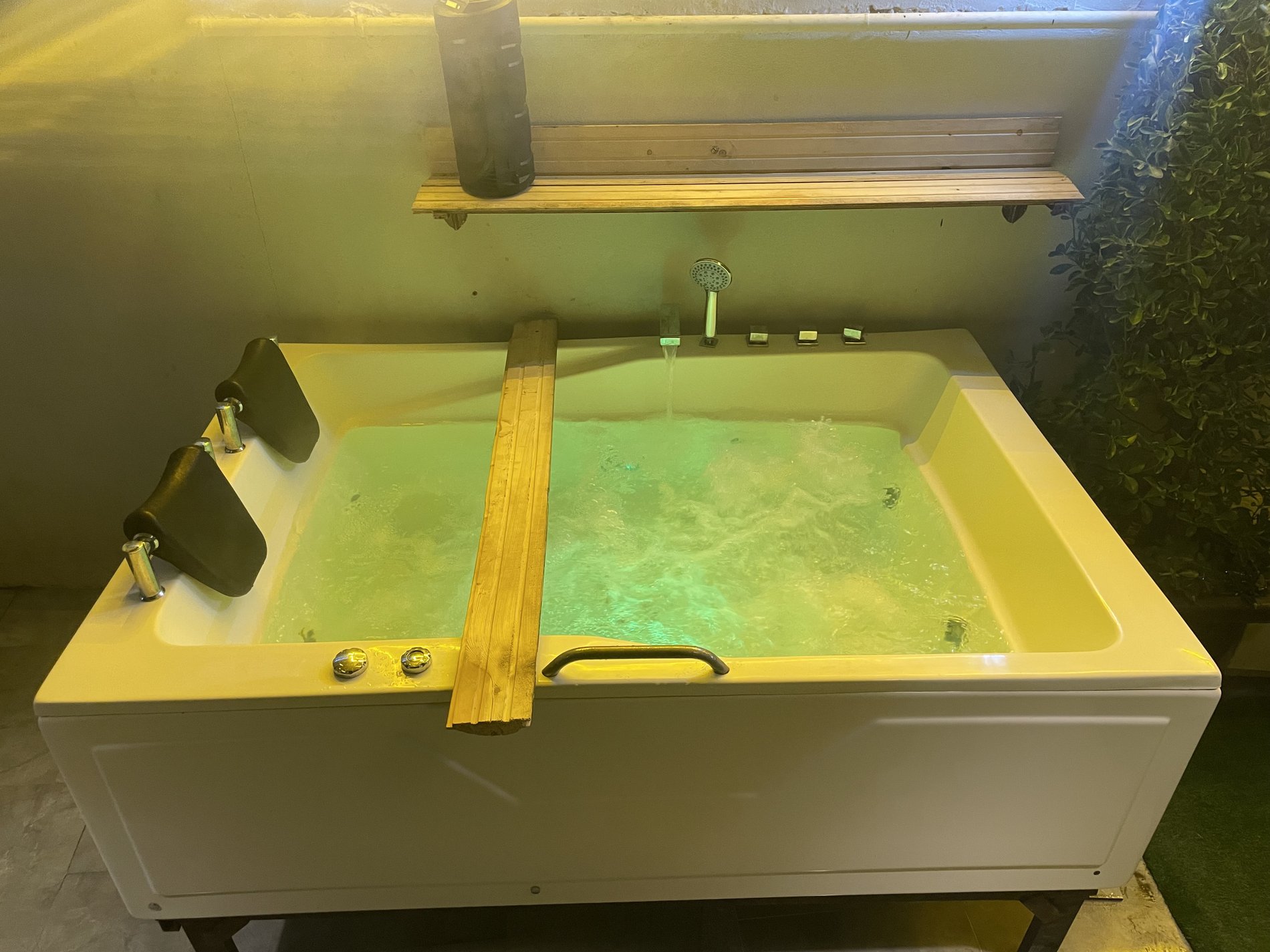 ویلا یک خوابه جکوزی دار سیمبا