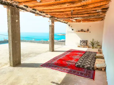 سوئیت سه خوابه ساحلی پاوییز