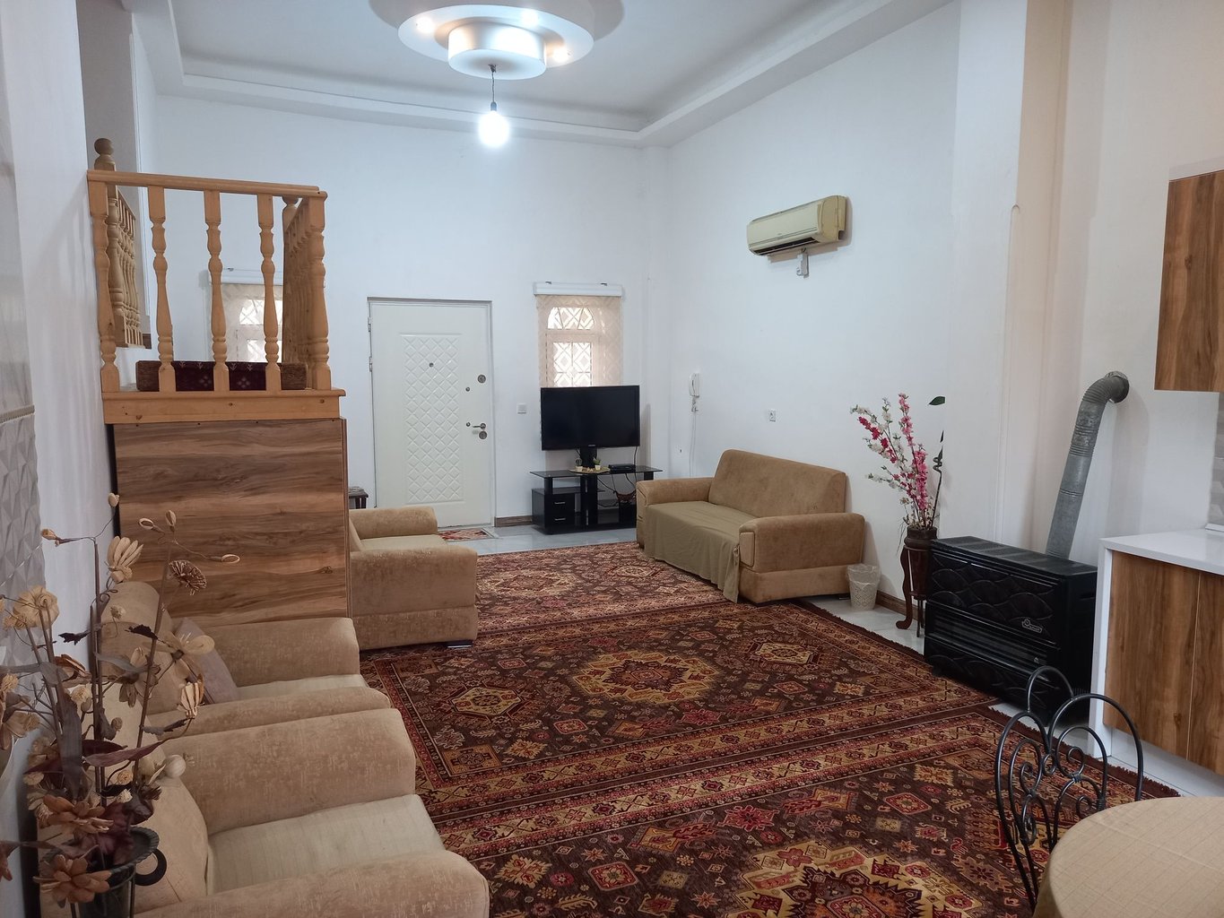 دوخوابه سرای نگین