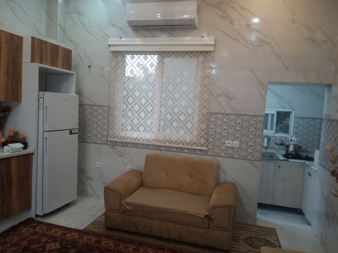 ویلا دوخوابه سرای نگین - نمای مطبخ و پنجره پذیرایی