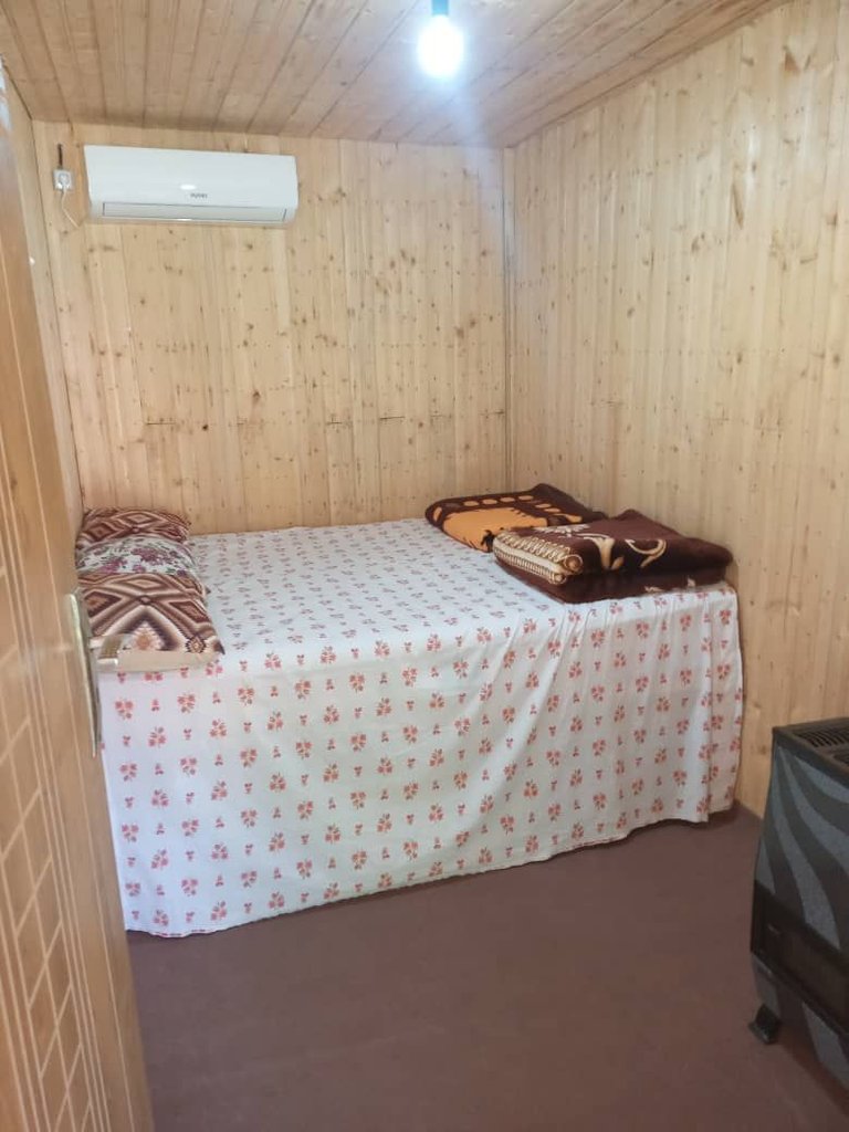 کلبه دوخوابه خورسند - اتاق خواب ۱