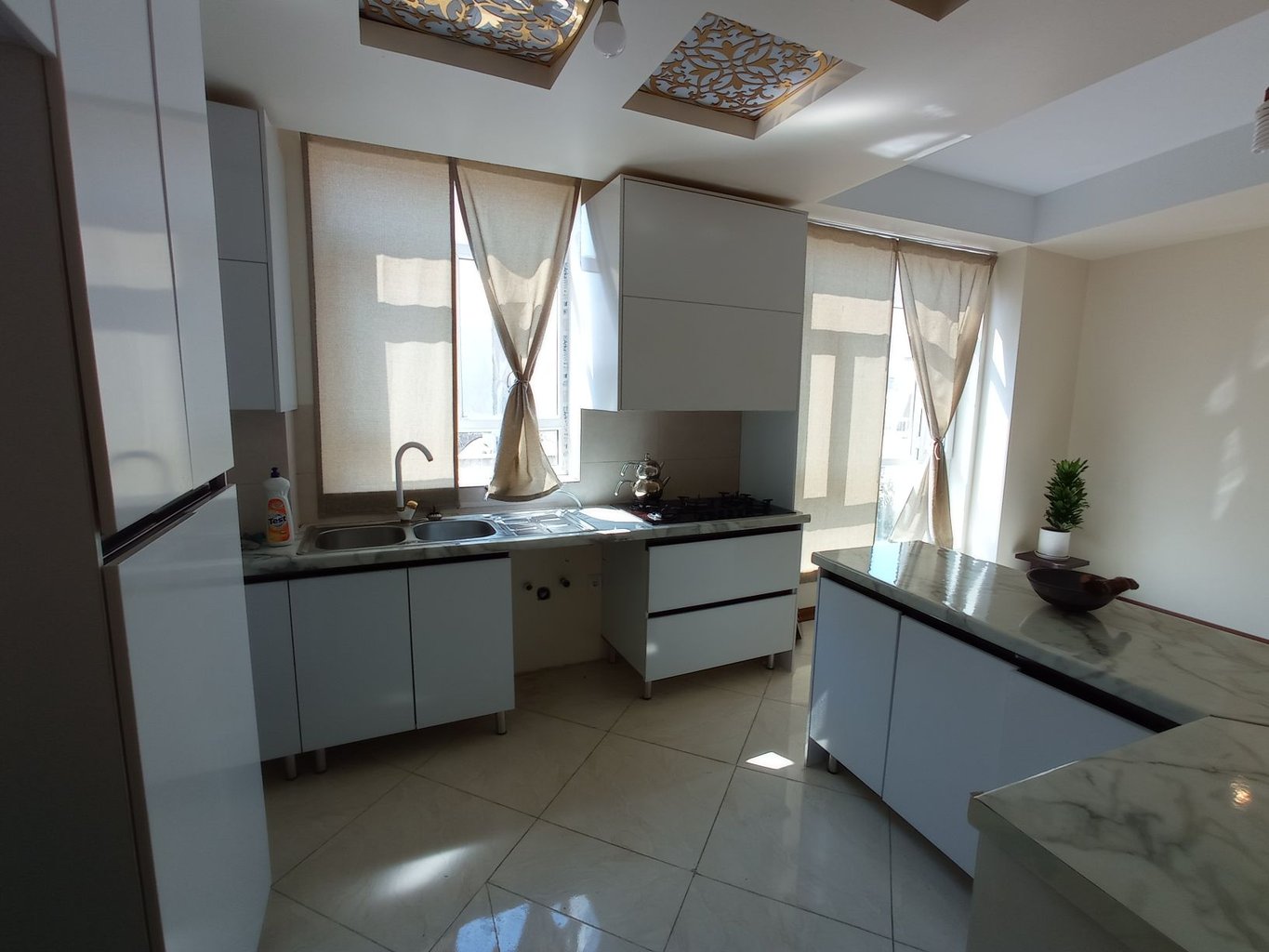 دوخوابه آچیلا شریعتی