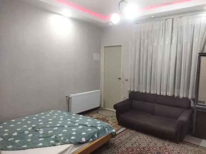 ویلا دوخوابه استخردار آبگرم باغ میناز - اتاق دو تخته مبله با گرمایش شوفاژ .