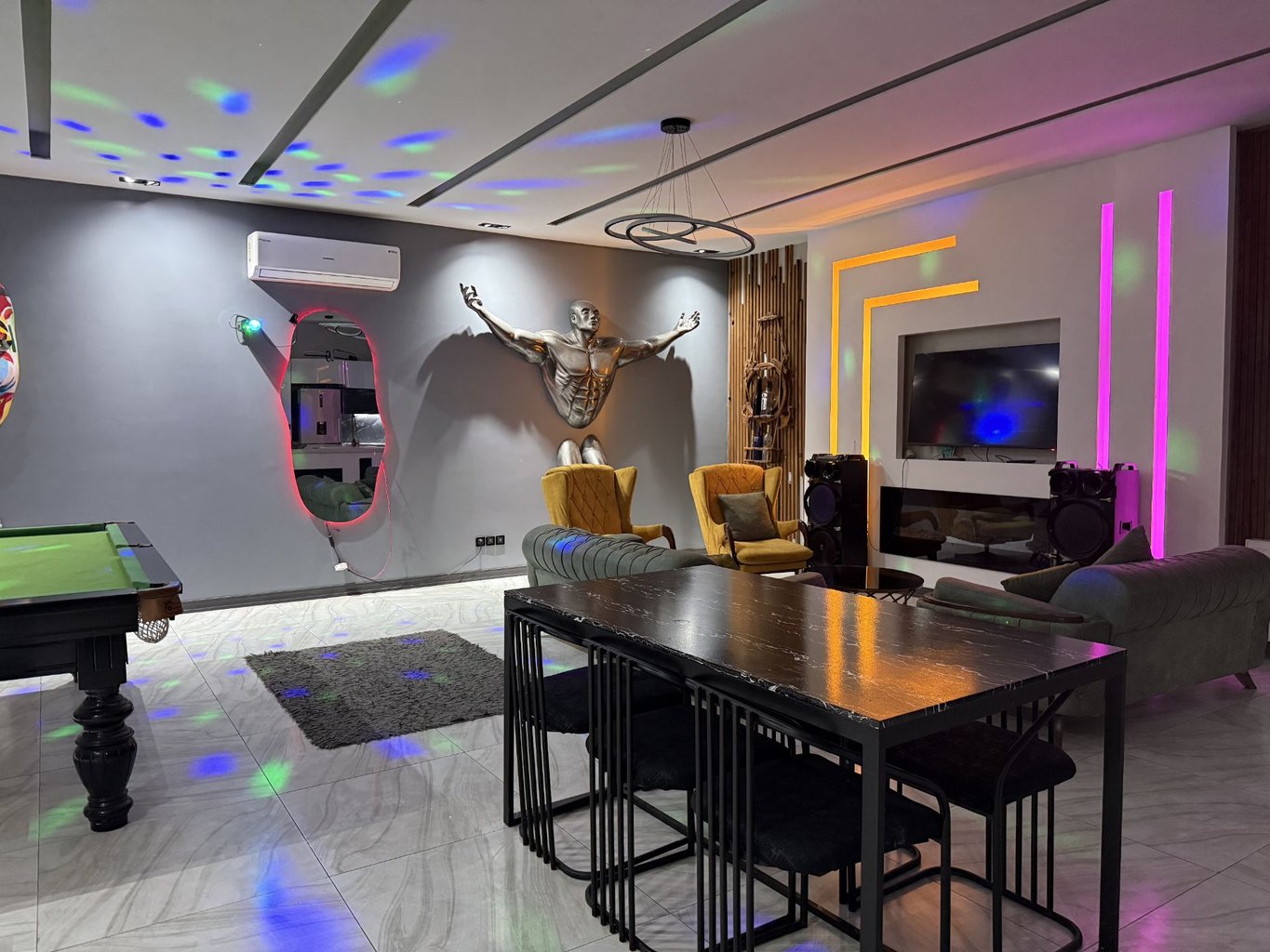 ویلا دوخوابه استخردار آبگرم ریما