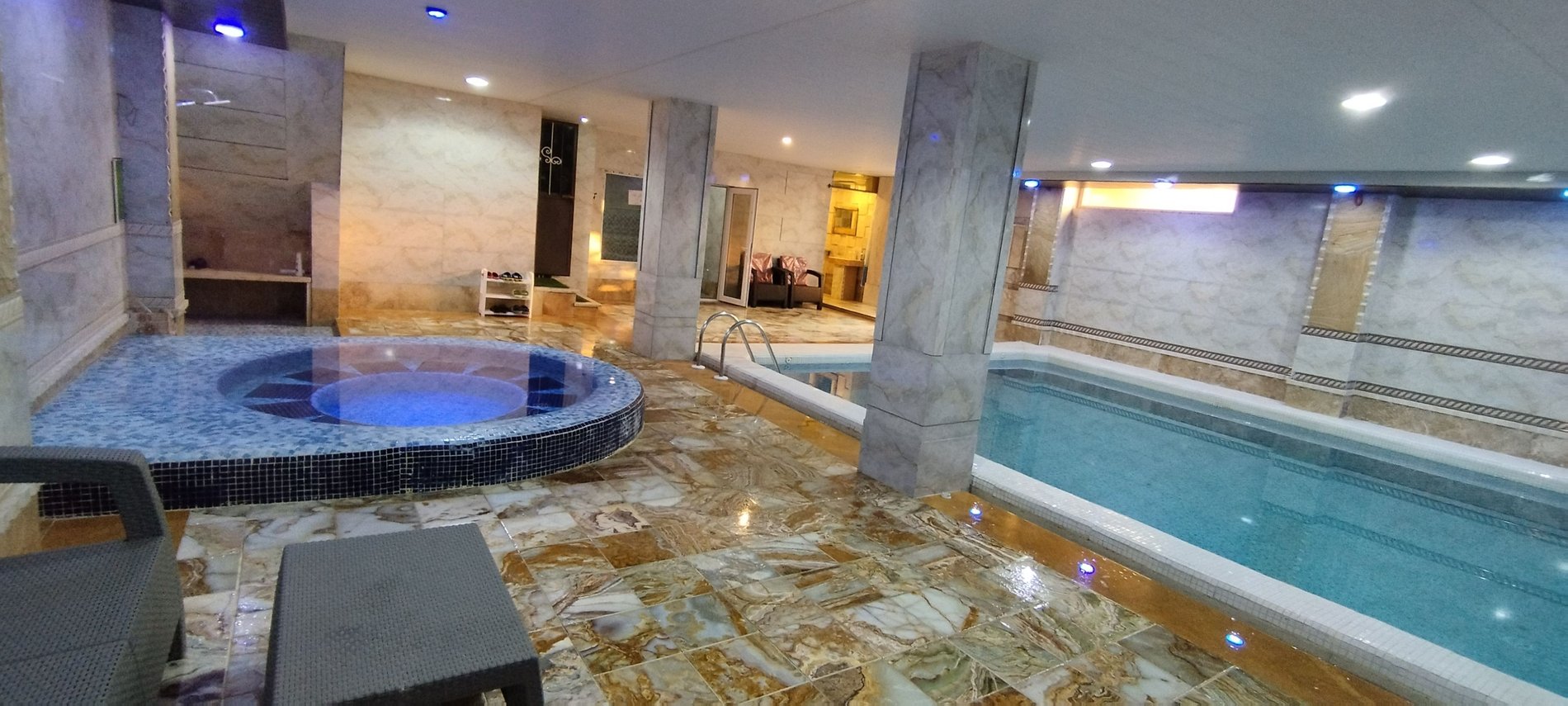 ویلا پنج خوابه جنگلی استخردار آبگرم یاسر