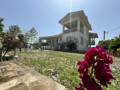 ویلا سه خوابه عمارتِ گُلِ سُرخ