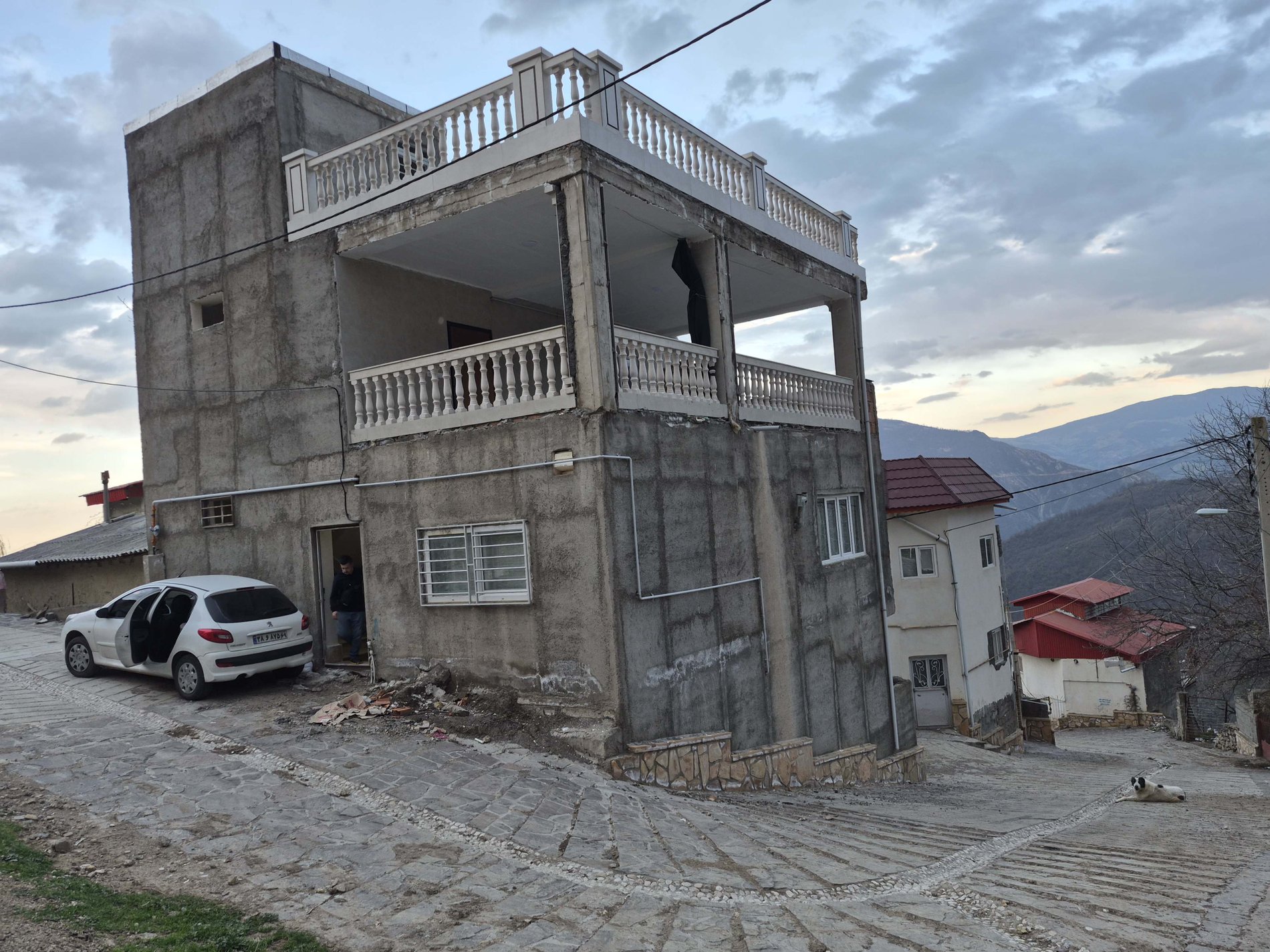 ویلا دوخوابه پاقلعه 1