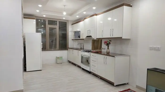 آپارتمان دوخوابه آرتمیس بوژان - آشپزخانه روبه رودخانه