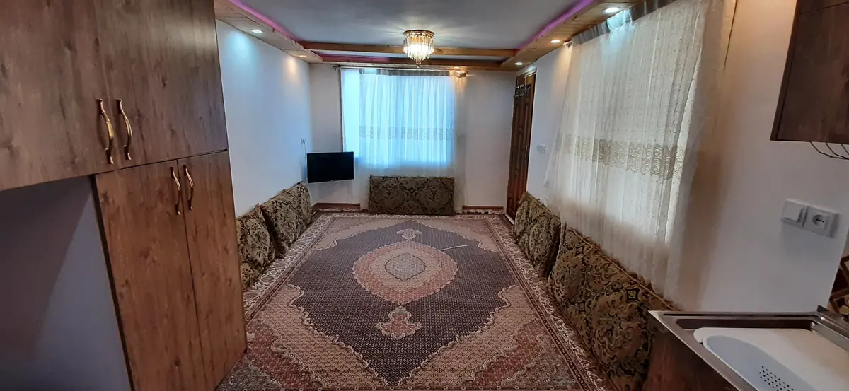 فلت آرامش جانا - نمای هال