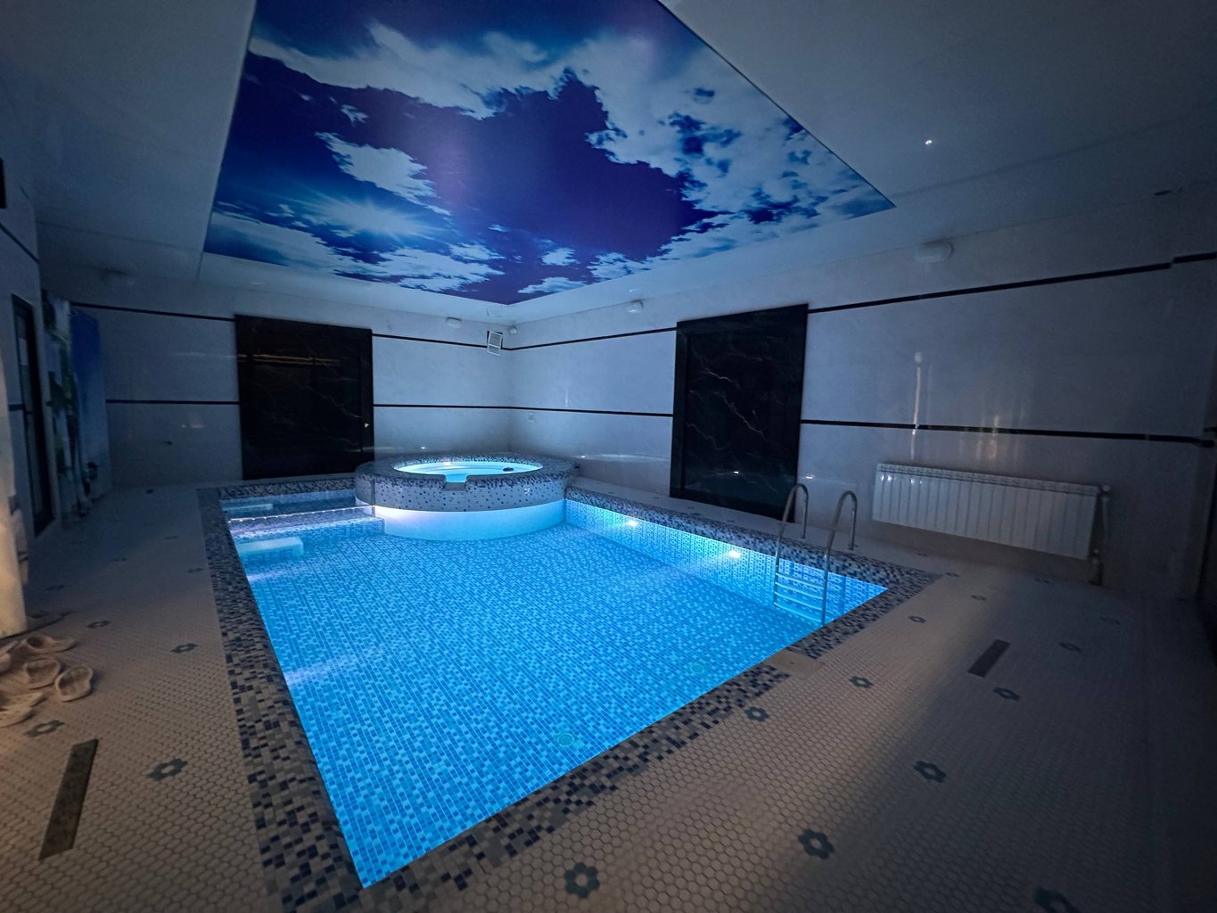 ویلا باغ ویلا استخر آبگرم با جکوزی دوخوابه