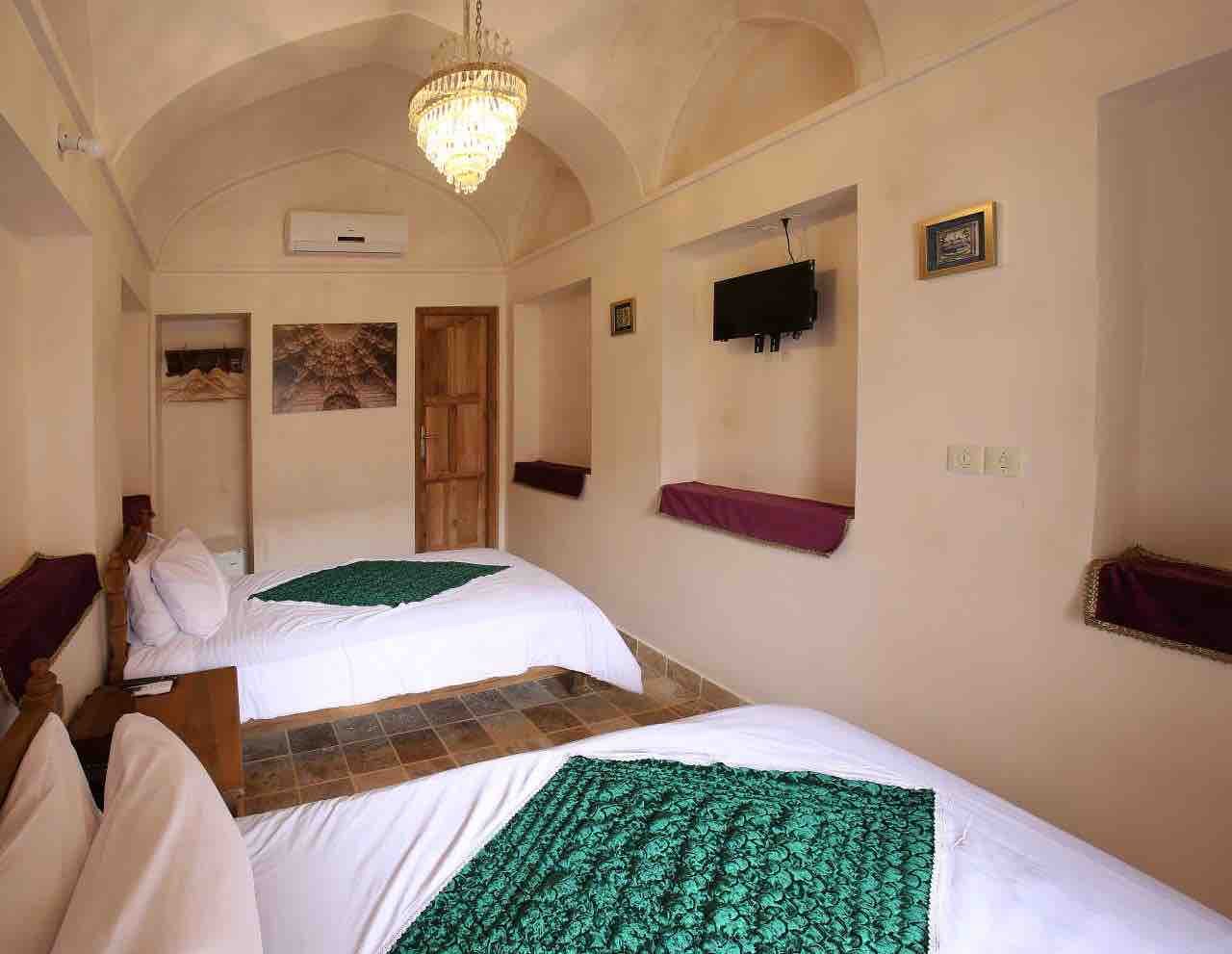 اقامتگاه سنتی خانه ادیب - واحد تویین ۱