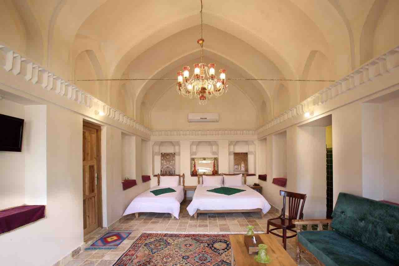 اقامتگاه سنتی خانه ادیب - واحد سه تخته شاه نشین