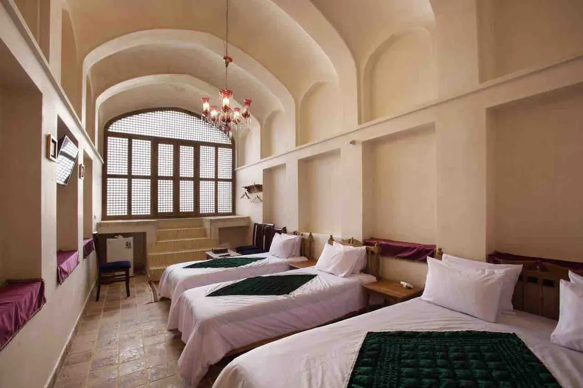 اقامتگاه سنتی خانه ادیب - واحد چهارتخته ۲