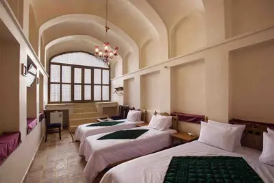 اقامتگاه سنتی خانه ادیب - واحد چهارتخته ۲