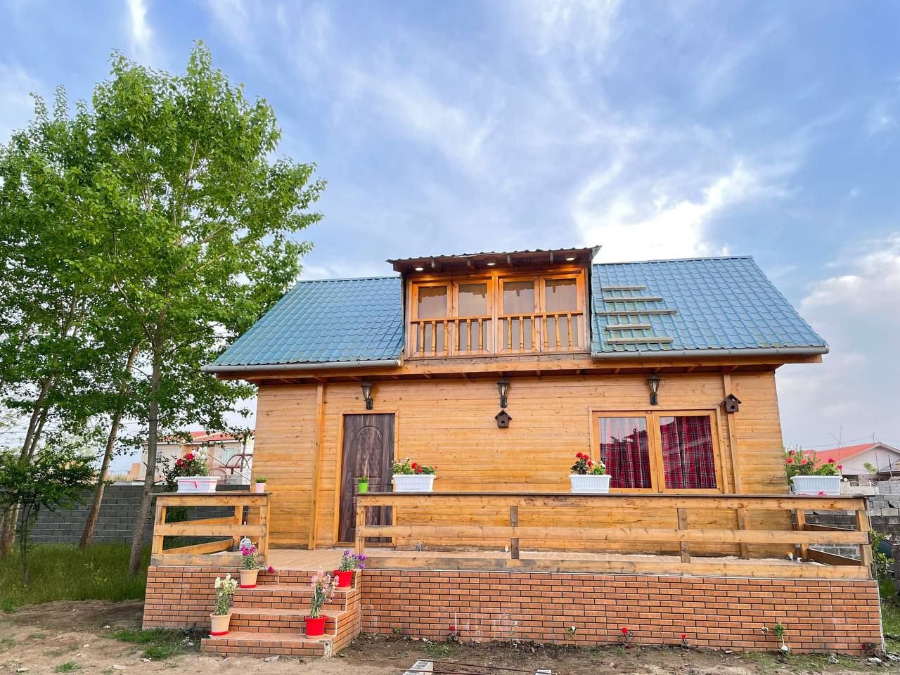 یک خوابه چوبی کلارا