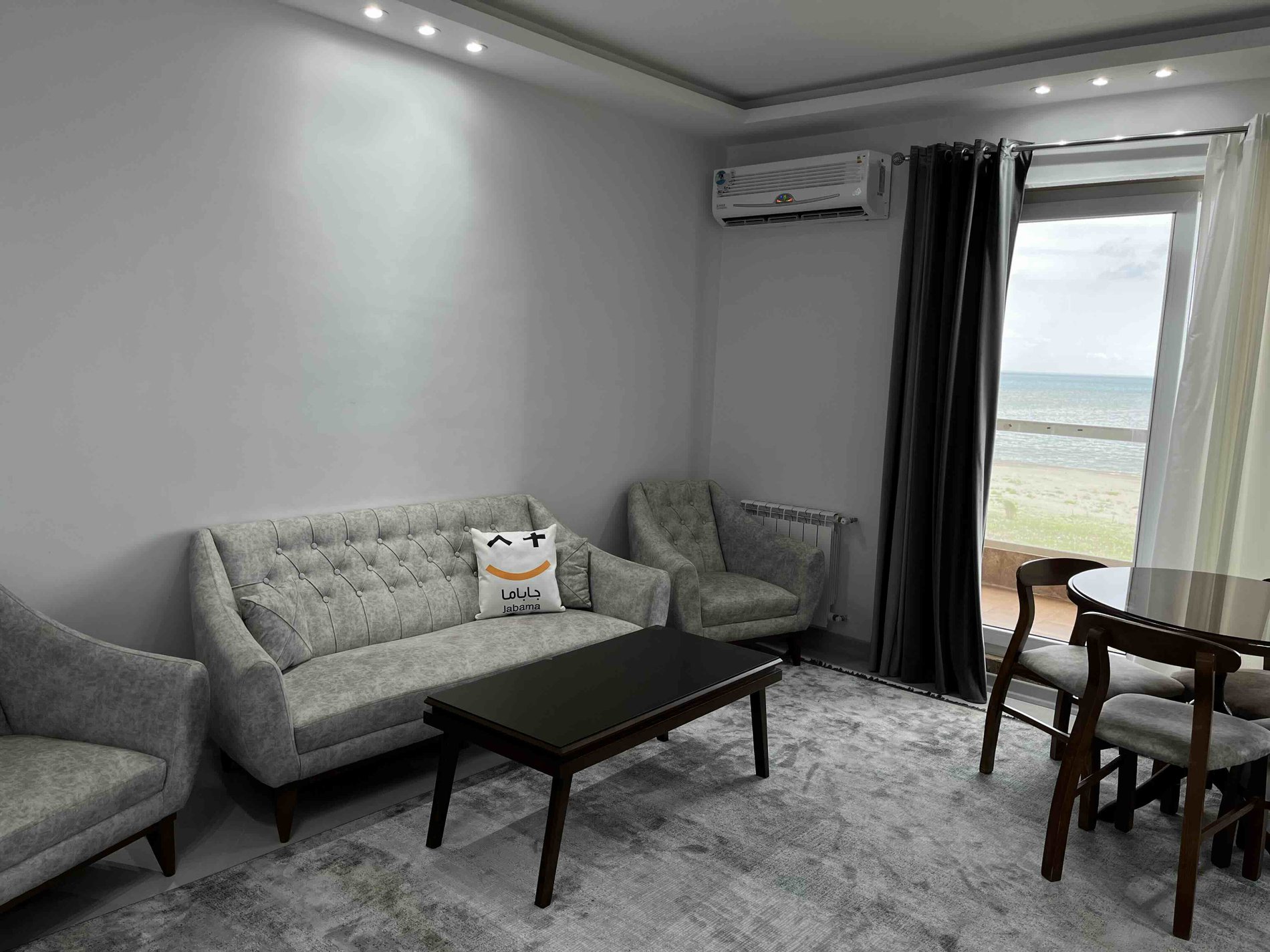 آپارتمان یک خوابه شن های طلایی ۳