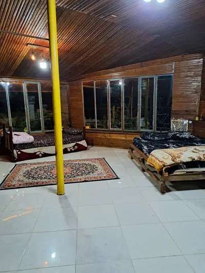 کلبه دوخوابه چوبی بام گیلدا