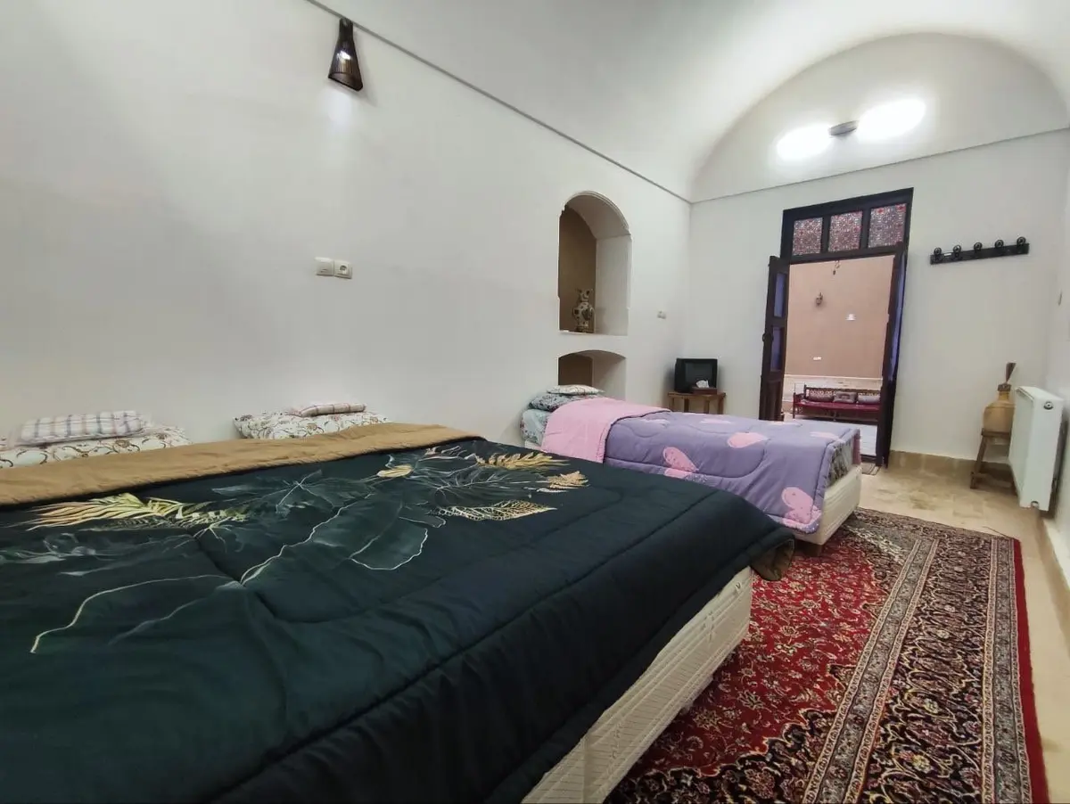 بوم گردی چهارمنار - واحد رویا