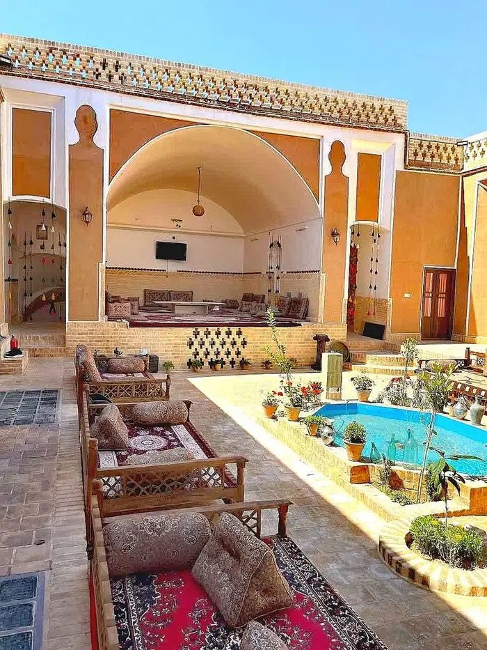 بوم گردی چهارمنار - واحد ترنج