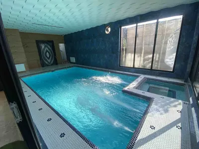 ویلا چهارخوابه دوبلکس استخردار آبگرم عمارت تسنیم