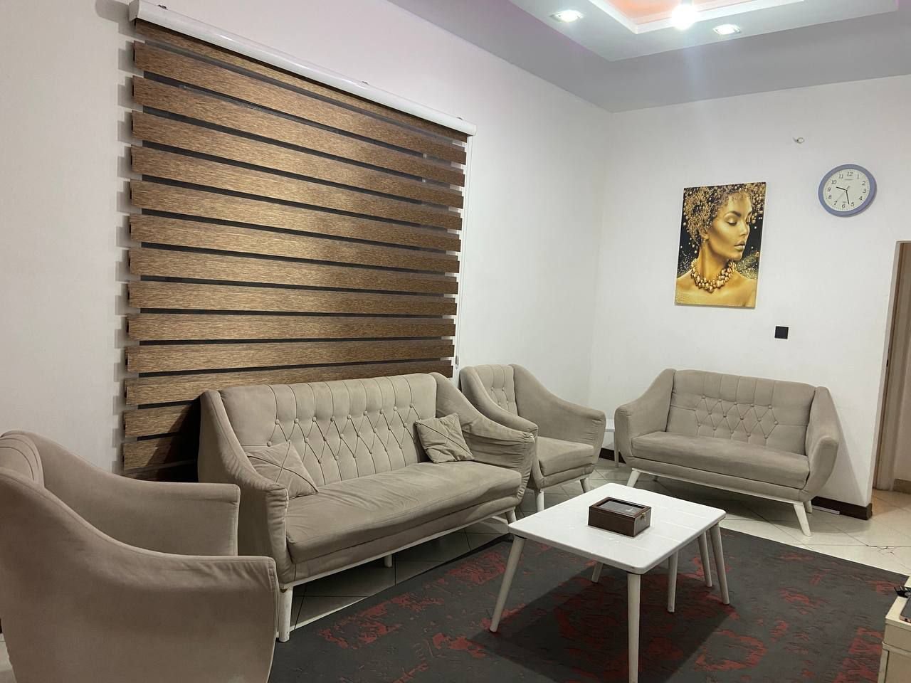 دوخوابه میدان انقلاب