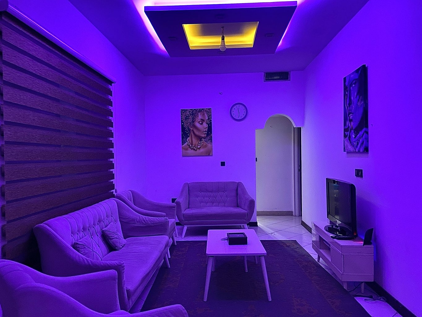 دوخوابه میدان انقلاب