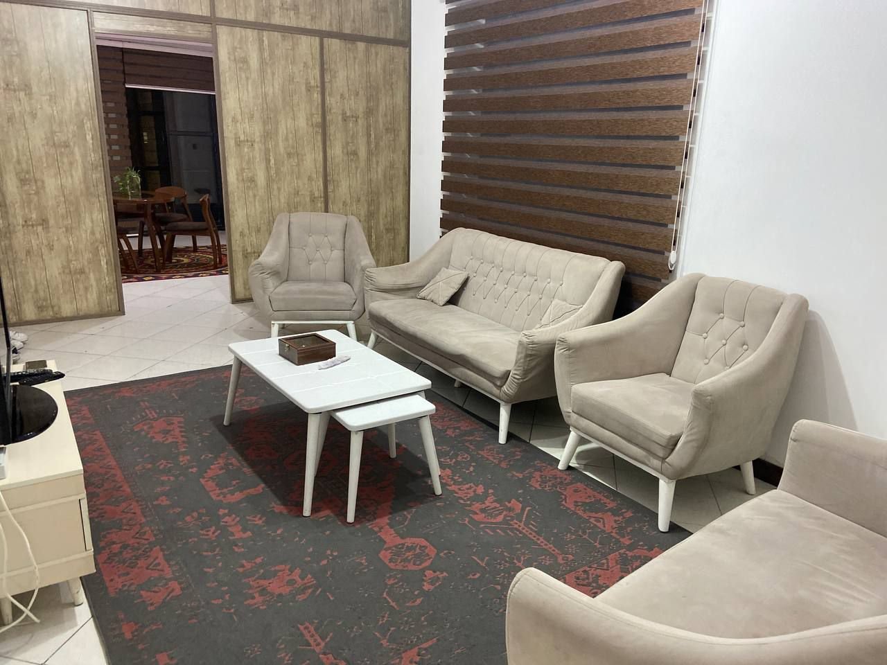 دوخوابه میدان انقلاب