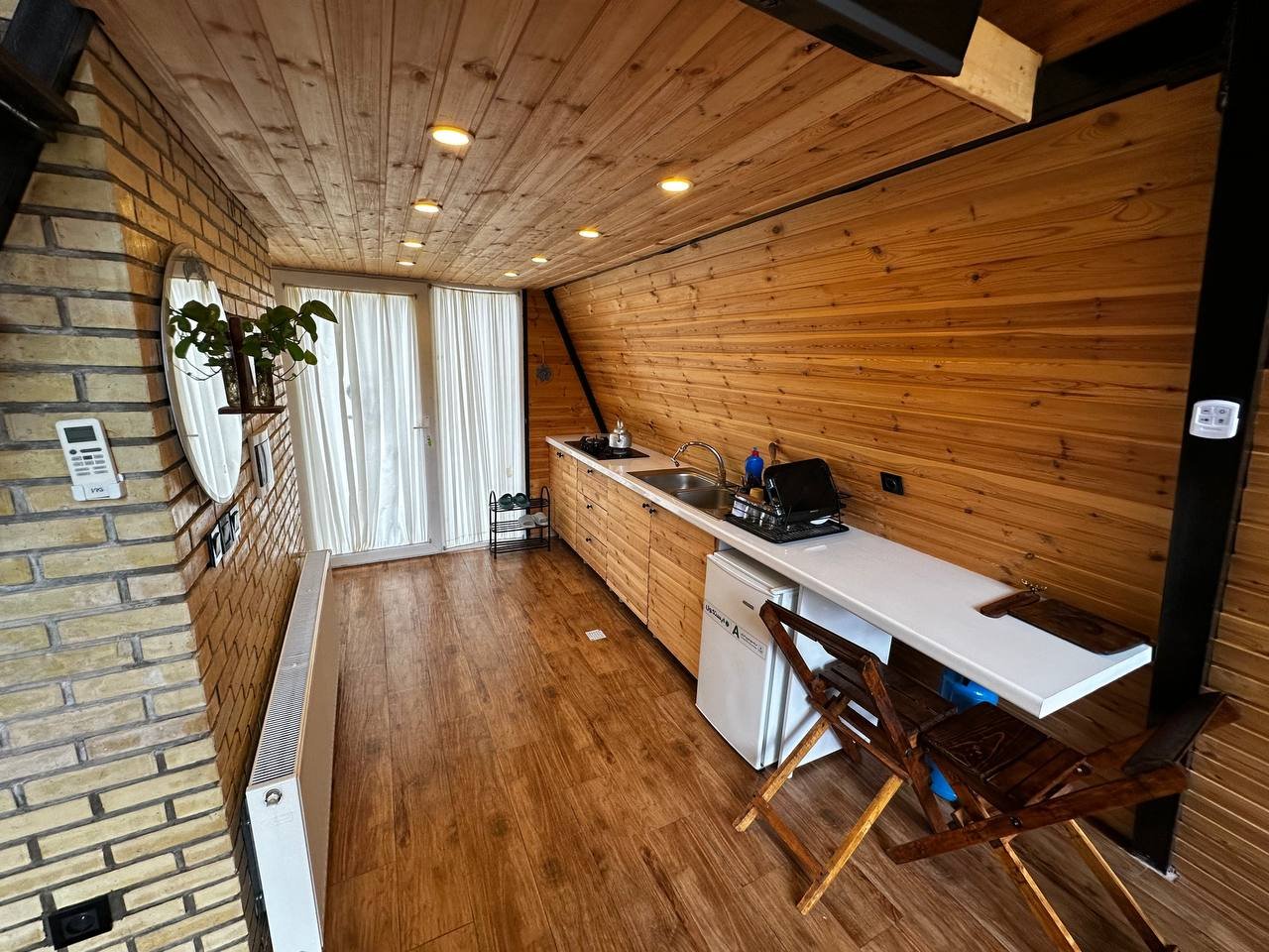 یک خوابه سوئیسی  جکوزی دار ریندر واحد ۲