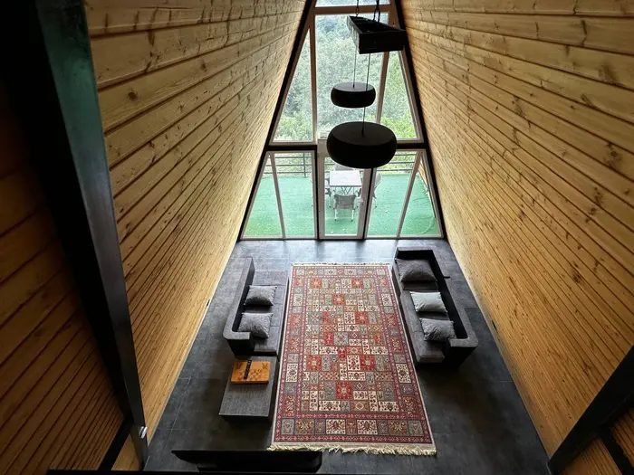 کلبه دوخوابه سوئیسی ریندر واحد ۳