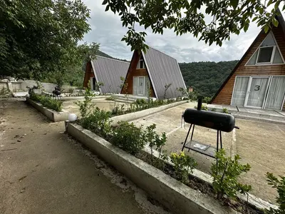 کلبه یک خوابه سوئیسی جکوزی دار ریندر واحد ۲