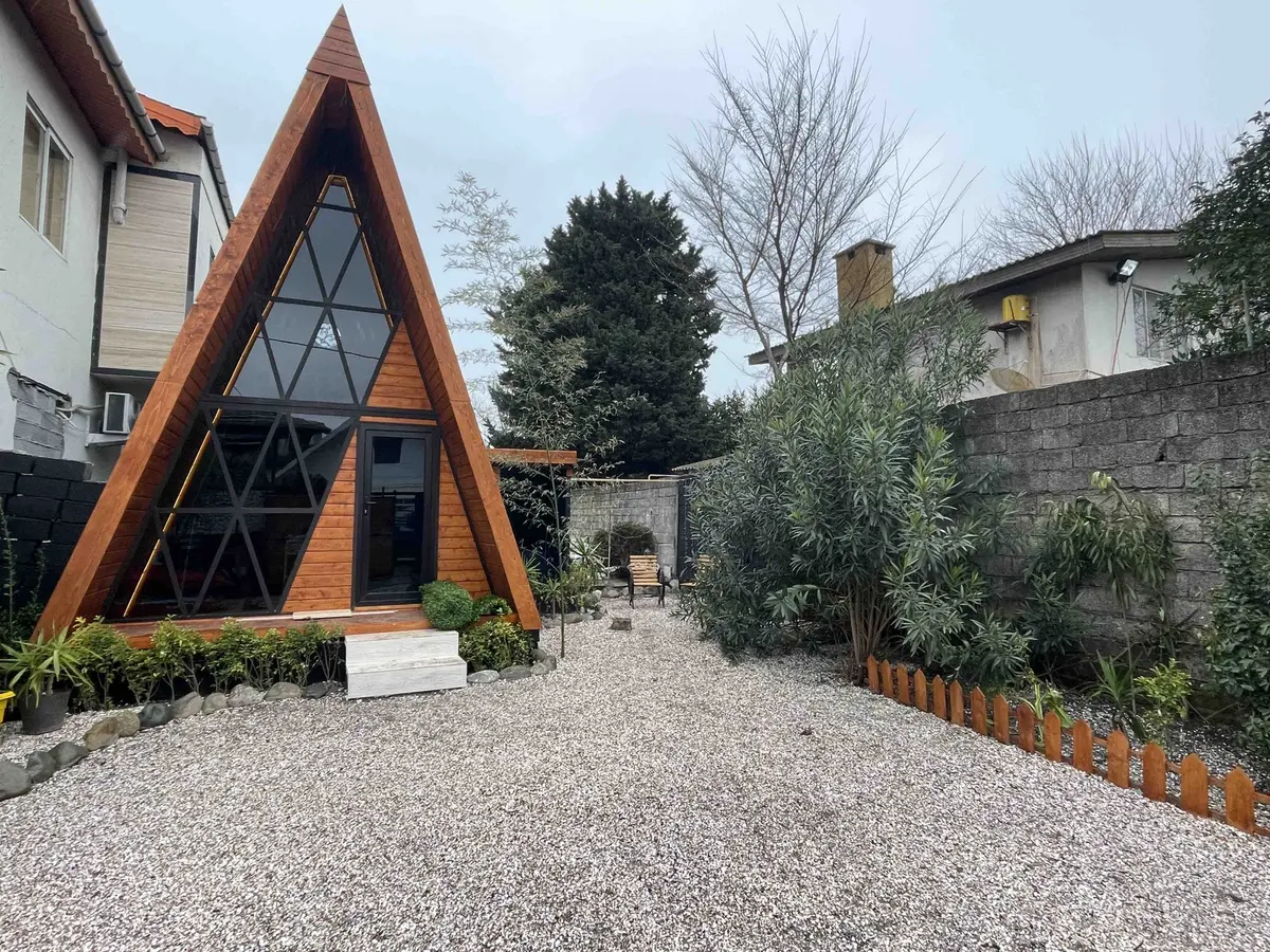 کلبه یک خوابه سوئیسی دوبلکس یولکا - نمای بیرونی کلبه