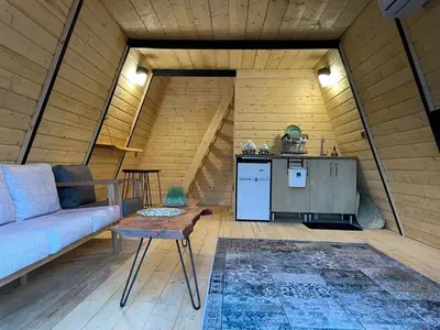 کلبه یک خوابه ساحلی وارش