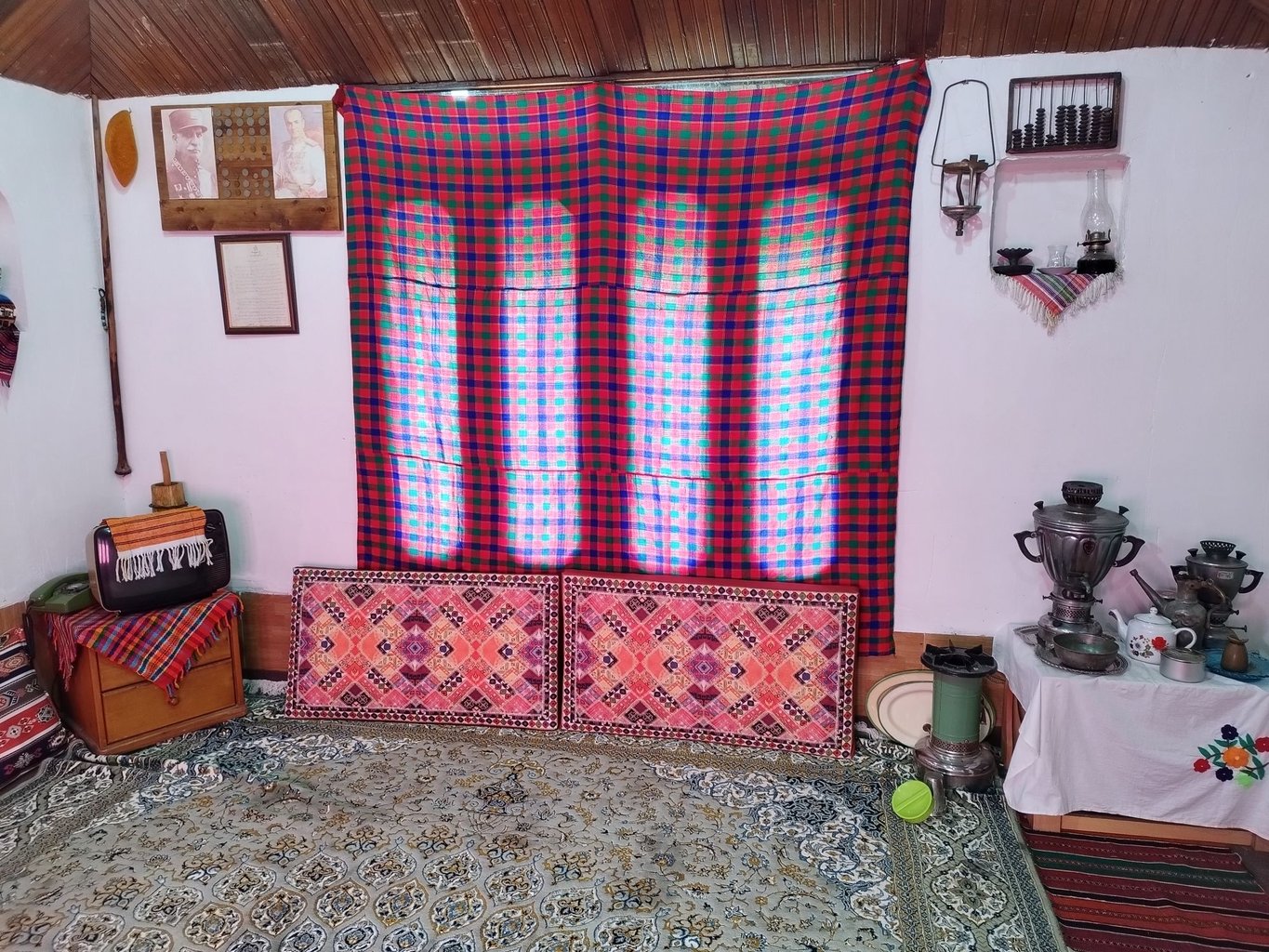 اقامتگاه سنتی باغ ماهسو - واحد روجا