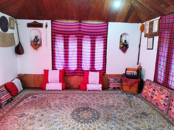 اقامتگاه سنتی باغ ماهسو - واحد روجا