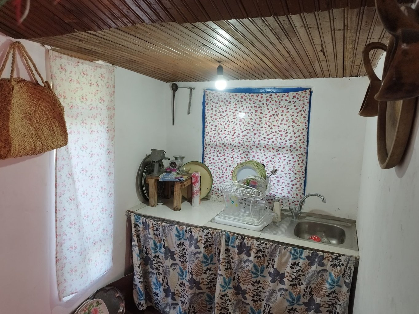 اقامتگاه سنتی باغ ماهسو - واحد روجا