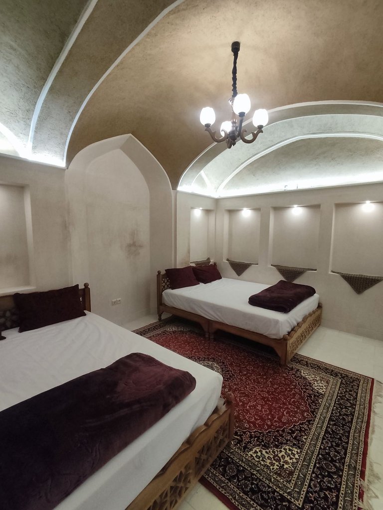 بوم گردی موسوی - واحد 7 - نمای چهارتخت