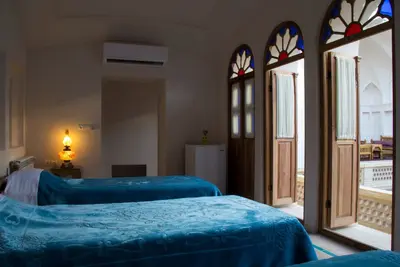 اقامتگاه سنتی احسان  واحد چهارتخته پنج دری ۱۰۸