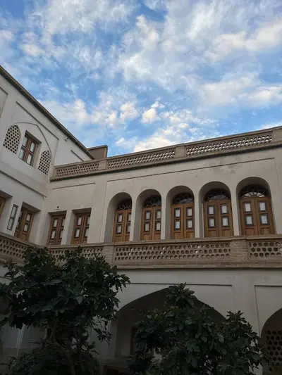 اقامتگاه سنتی احسان  واحد چهارتخته پنج دری ۱۰۸