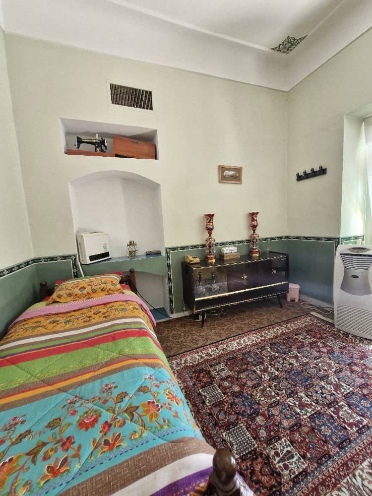 اقامتگاه سنتی خانه راد - واحد نارنج