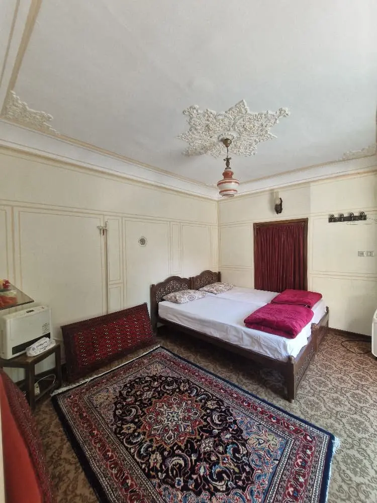 اقامتگاه سنتی خانه راد - واحد ترنم