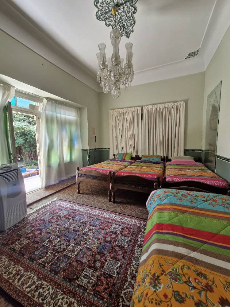 اقامتگاه سنتی خانه راد - واحد نارنج