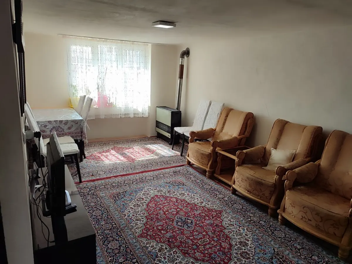 بوم گردی باغ بهشت گلپاشین - واحد ۲ - نمای نشیمن سوییت ۲