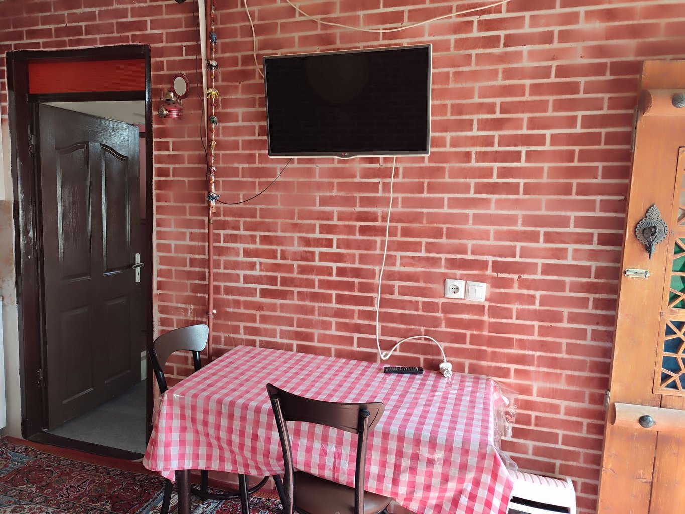 بومگردی باغ بهشت گلپاشین - واحد یک خوابه 1