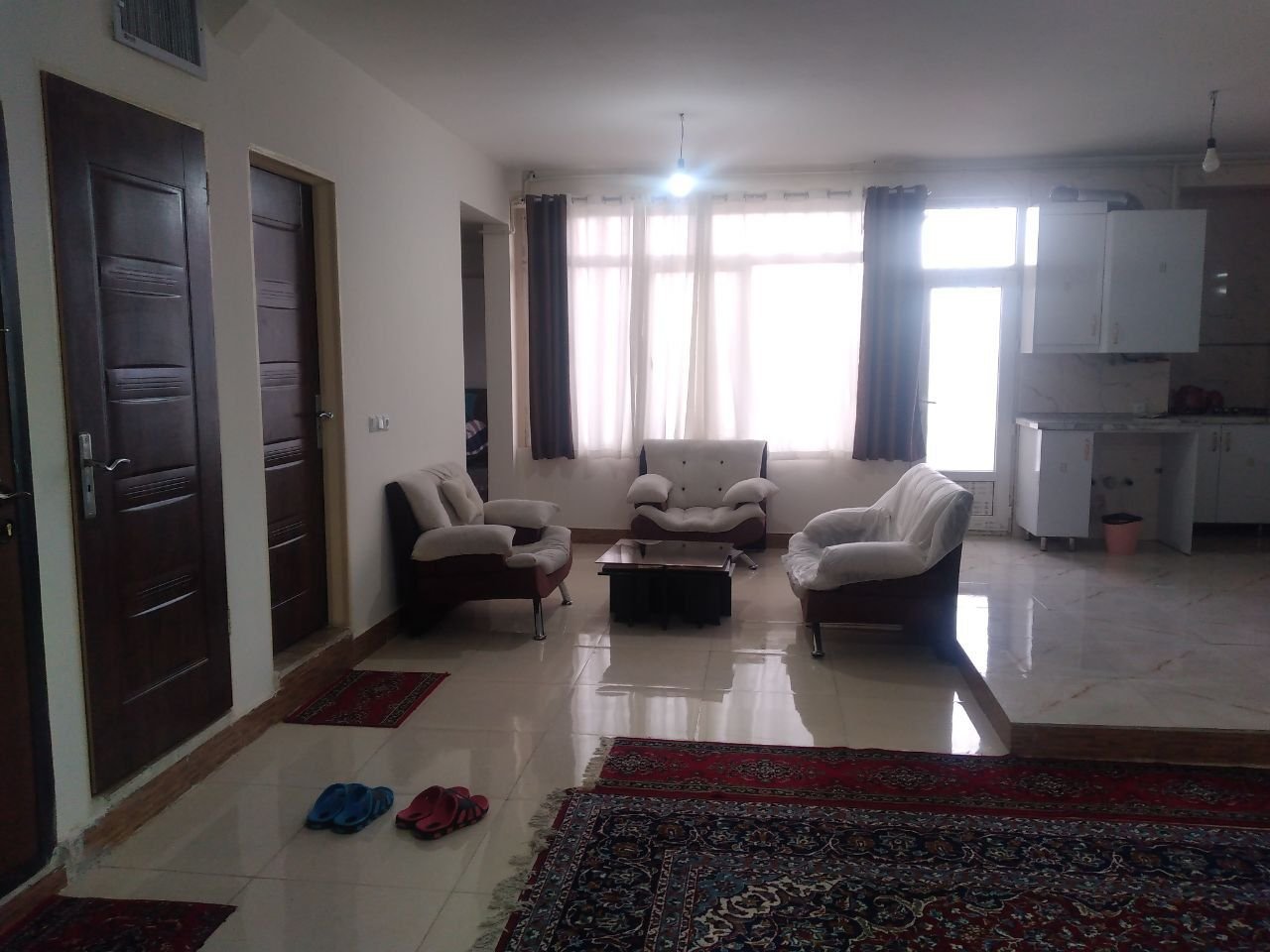 آپارتمان دوخوابه شب واحد 3 - پذیرایی