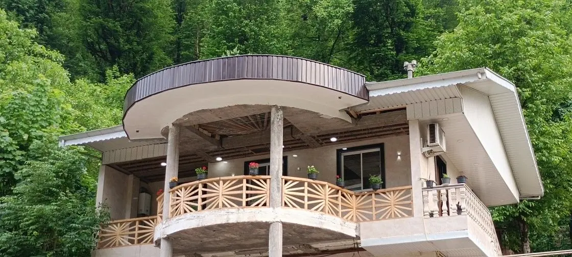 ویلا دوخوابه جنگلی اکنیده - نمای ویلا